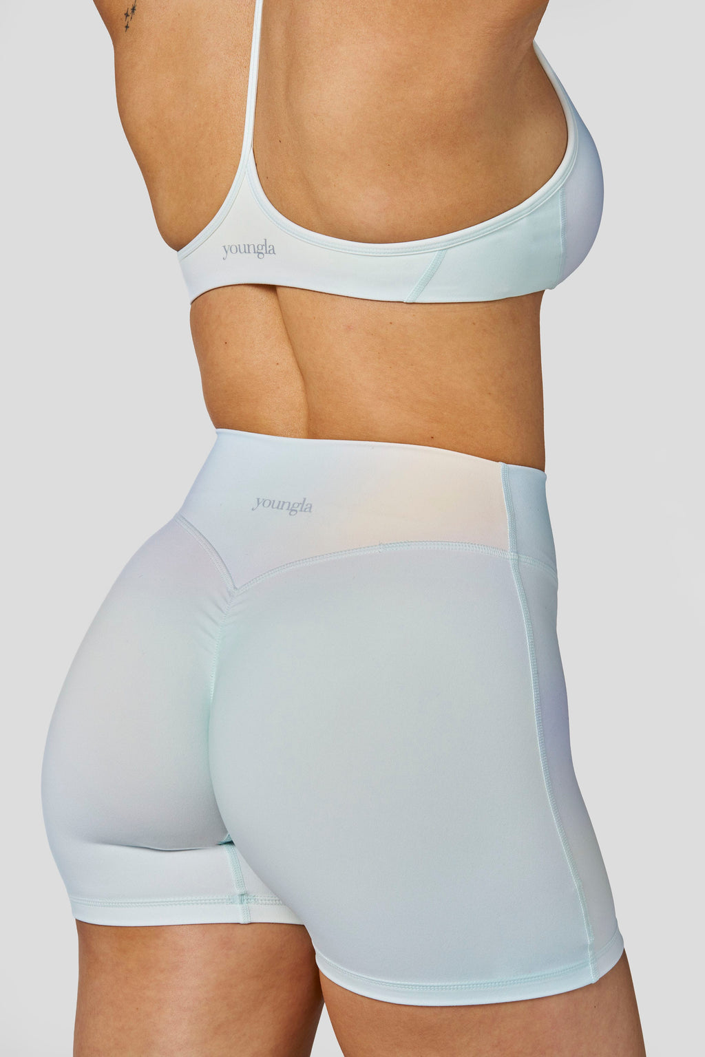 W130 Amore Short Scrunch Nouvelles Couleurs