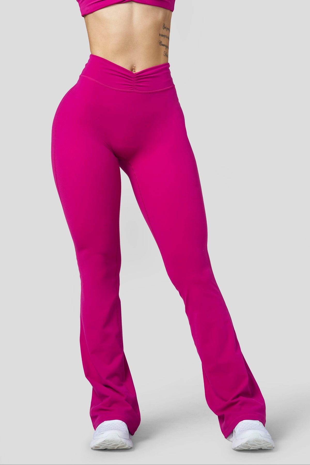W2229 Legging évasé ultra-doux avec bande froncée (régulier)