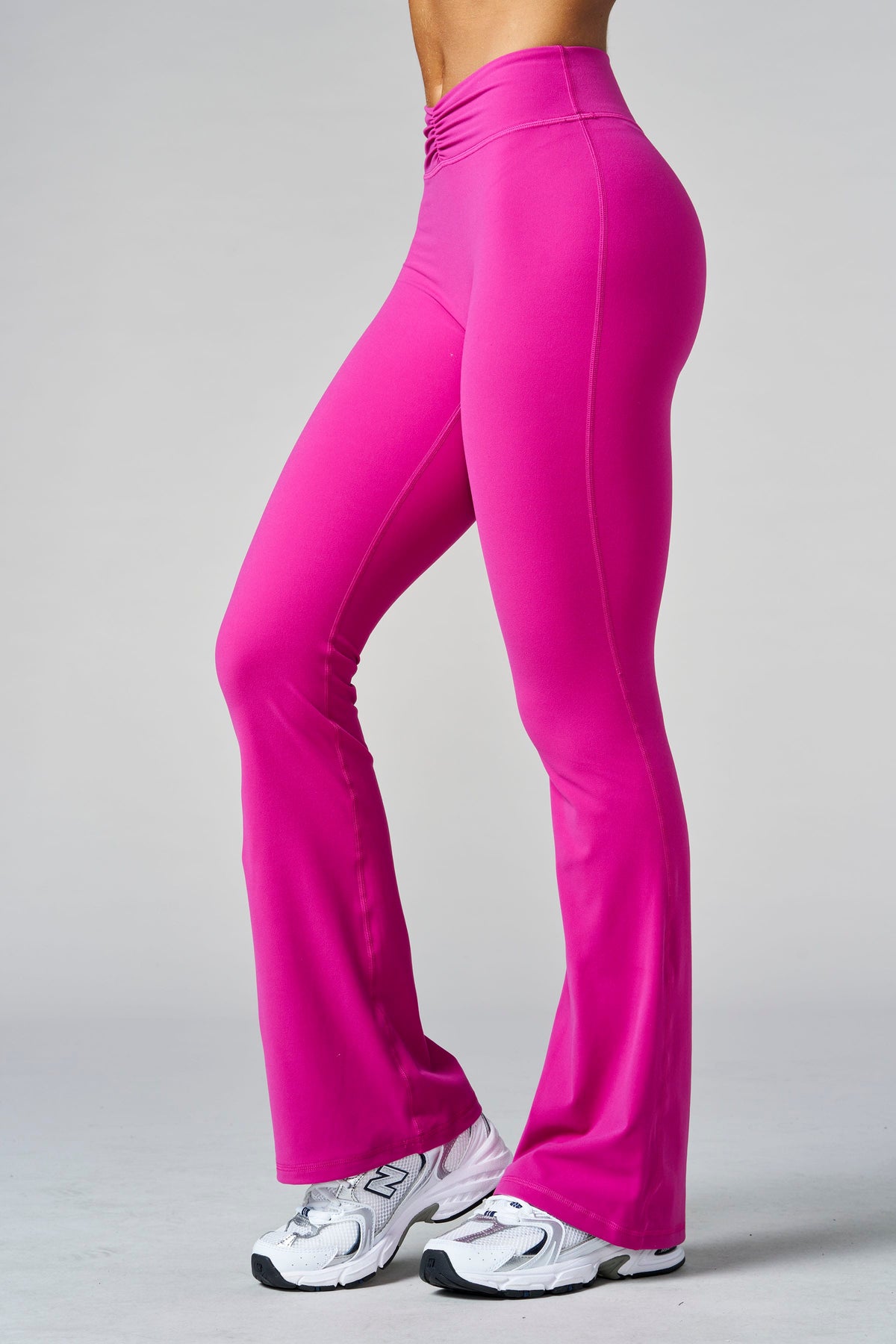 W2279 Legging évasé ultra-doux à taille froncée (court)
