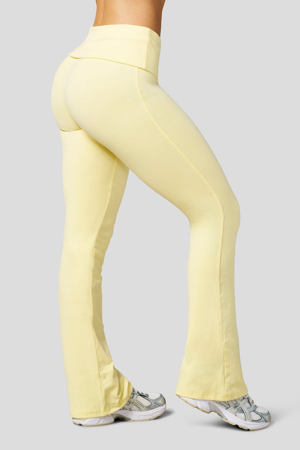 W2342 - Pantalon évasé à revers Studio Edit - COURT