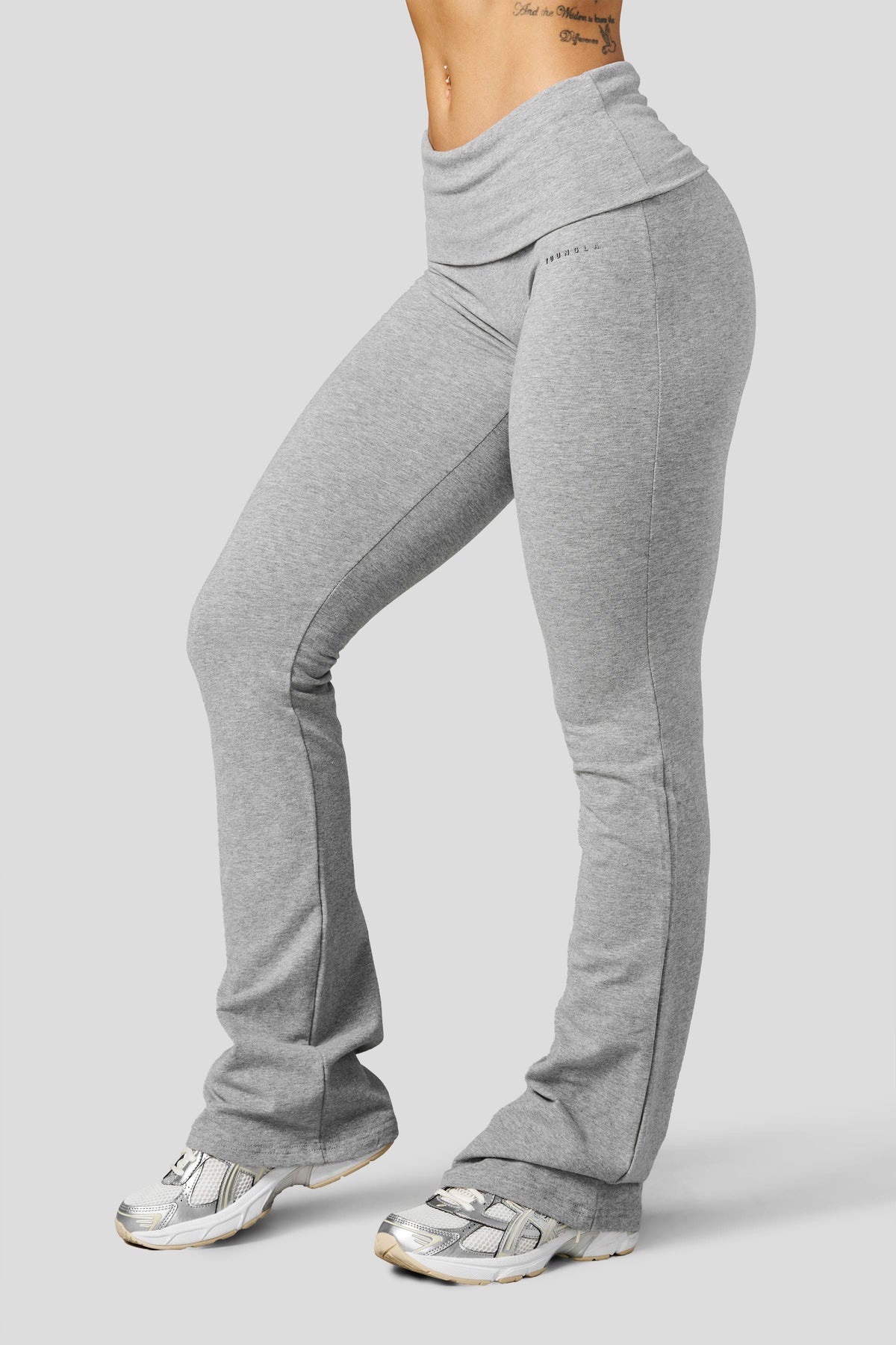 W2305 - Flares à revers Studio Edit - REG