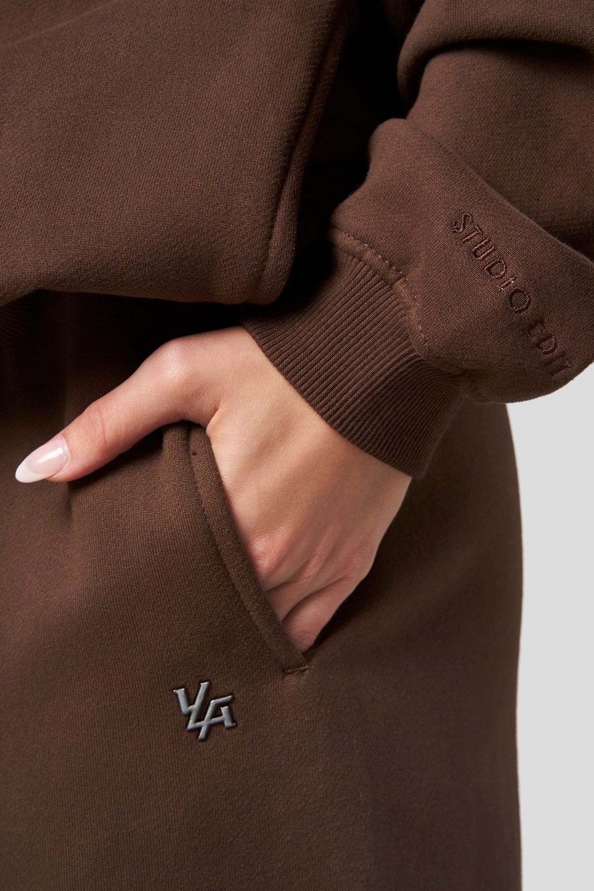 W2218 - Pantalon de jogging Studio Edit à manchette