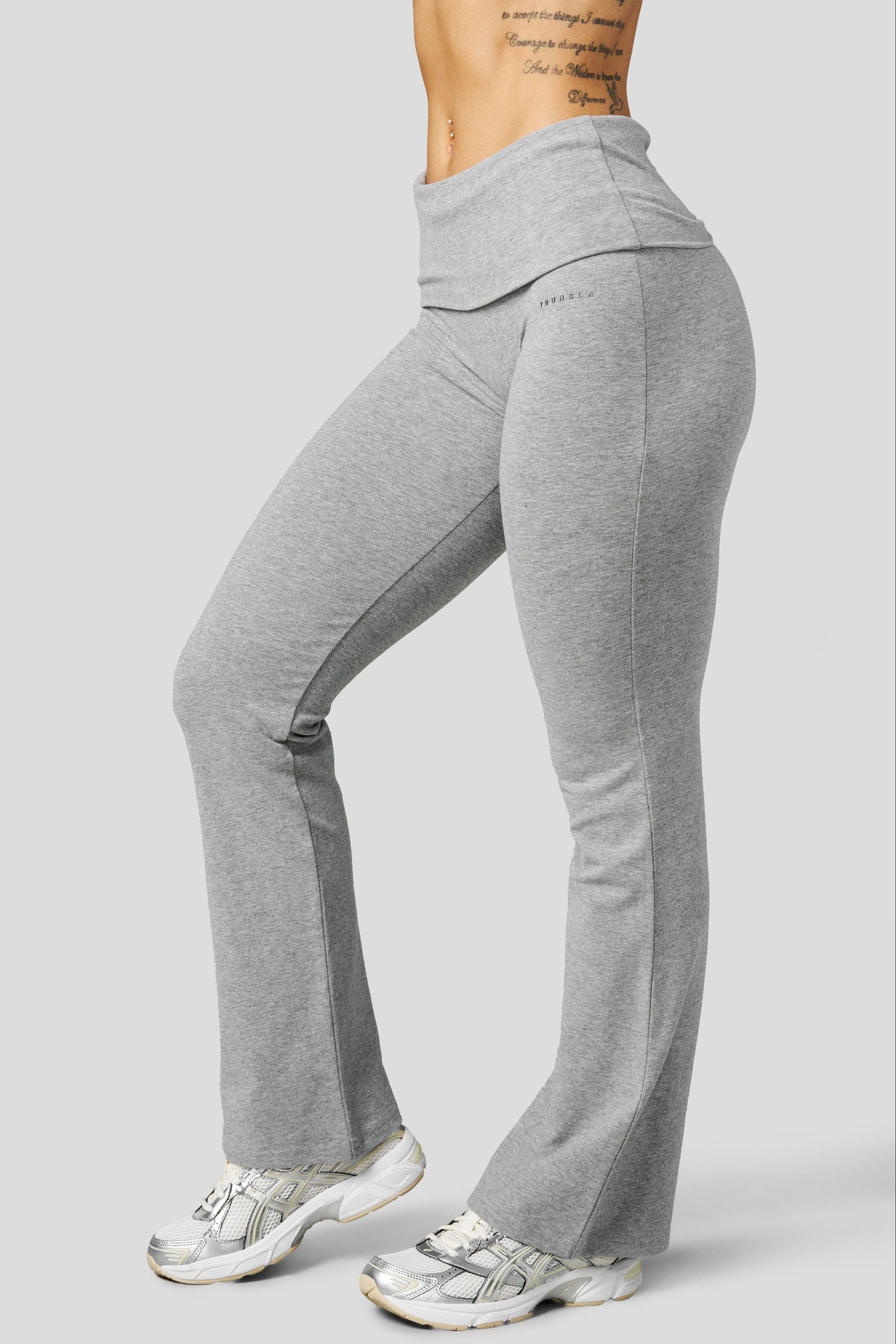 W2342 - Pantalon évasé à revers Studio Edit - COURT