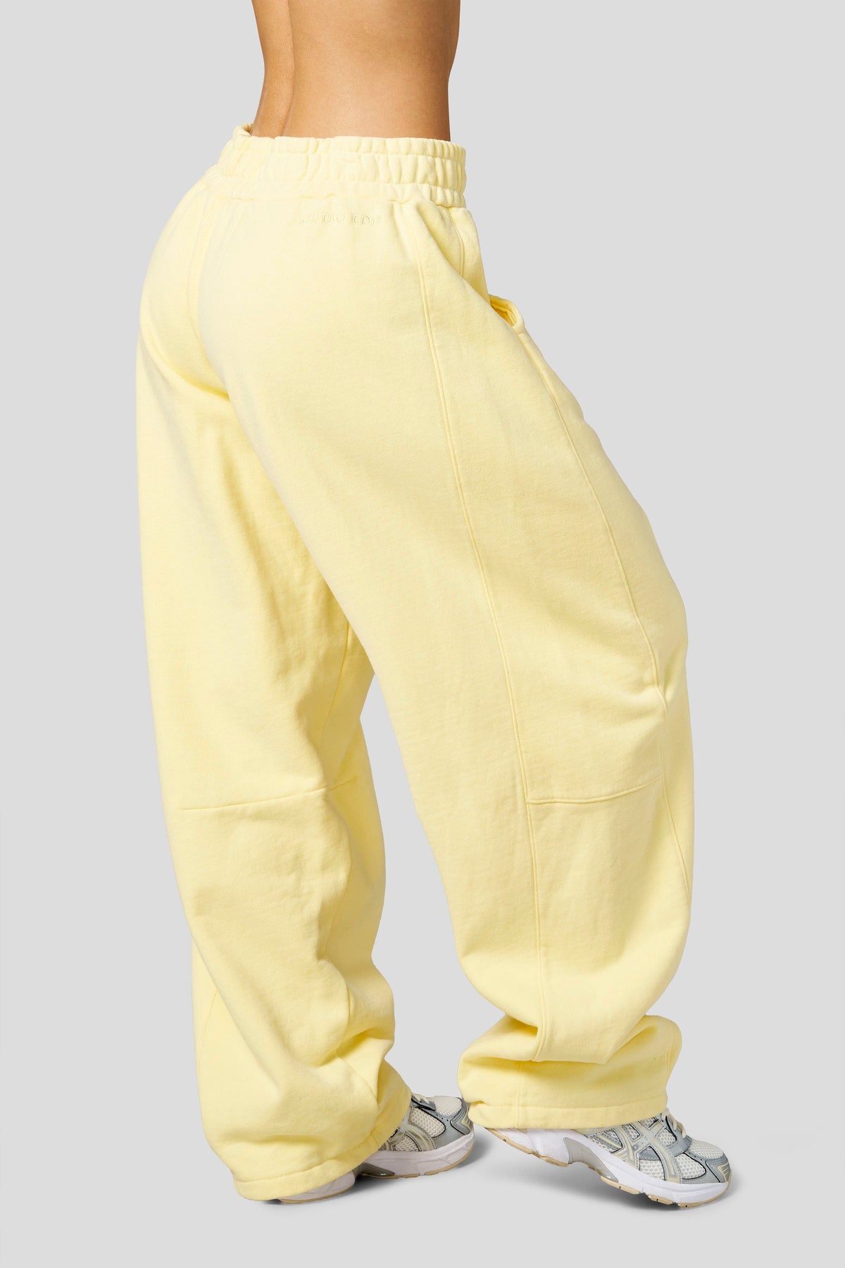W2255 - Pantalon de jogging barrel Studio Edit nouvelles couleurs