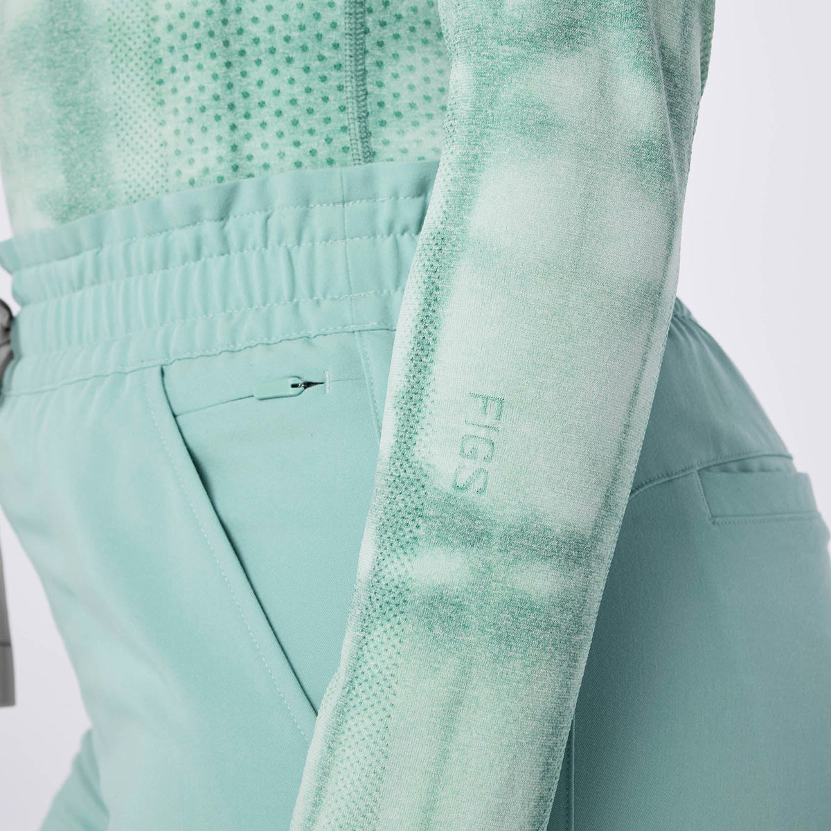 Salta Seamless Long-Sleeve Underscrub - Cloud Dye Seaglass