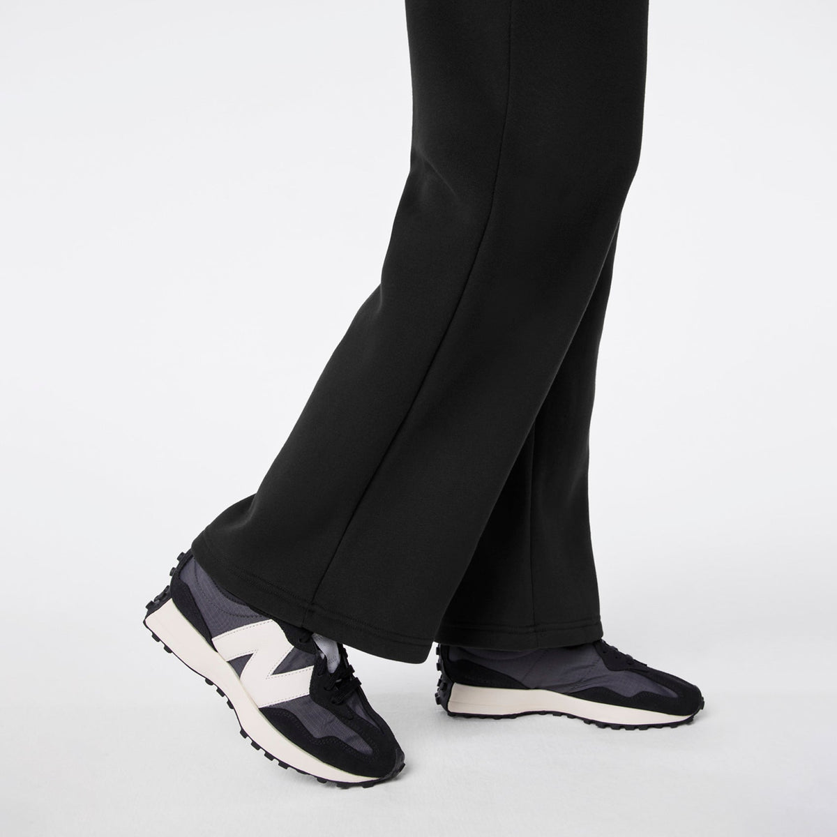 Off-Shift Wide-Leg Sweatpants™ - Black