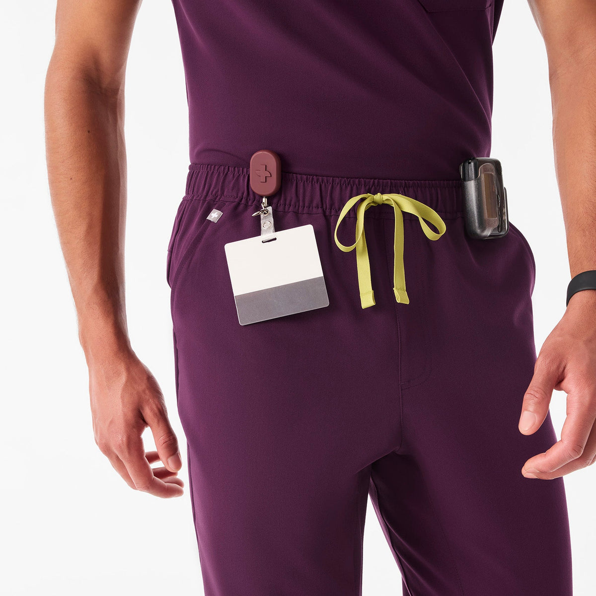 FIGS Logo Badge Reel - Burgundy