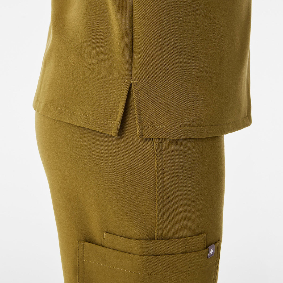 Casma Scrub Top™ - Martini Olive