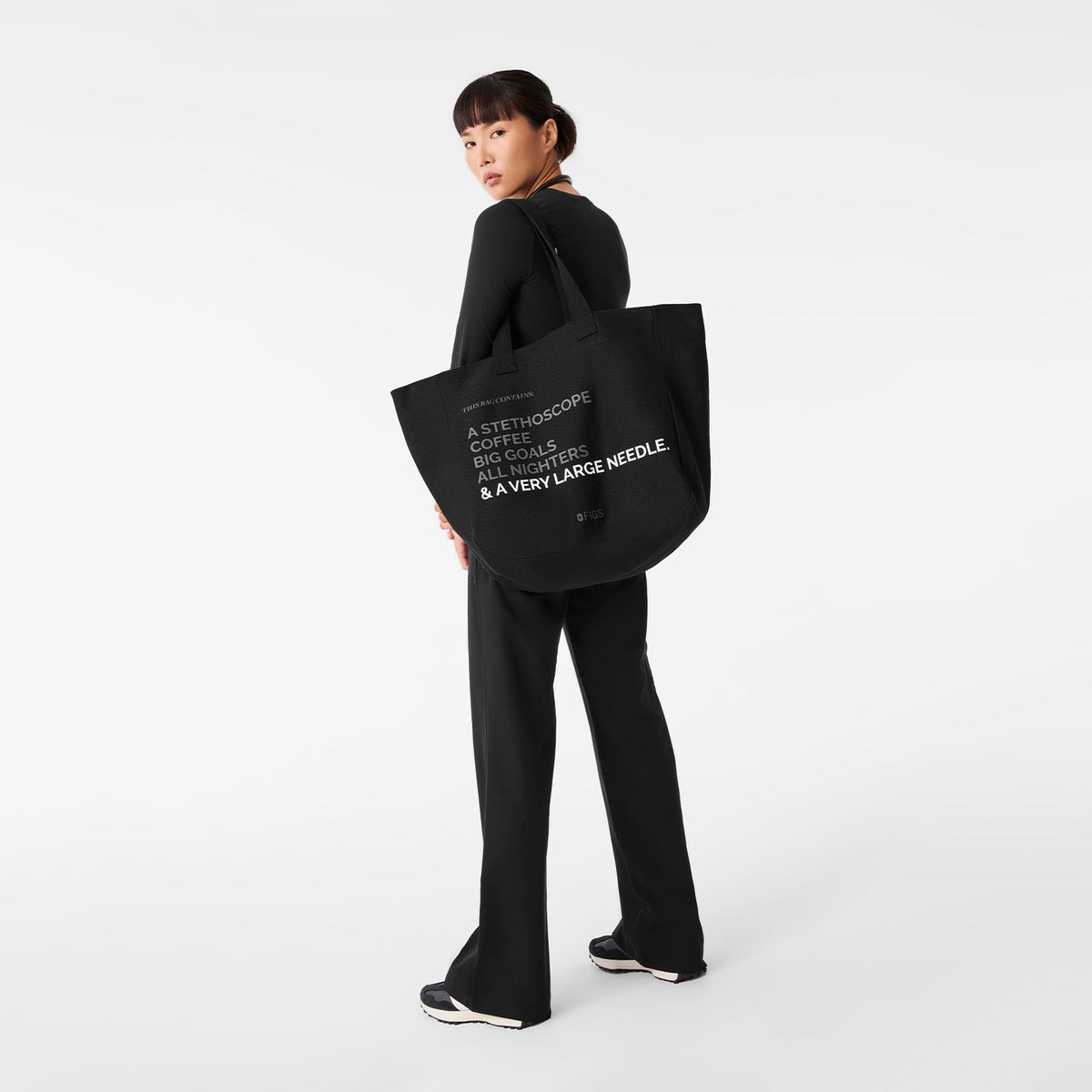 A Very Large Needle Detachable Strap Tote - Black