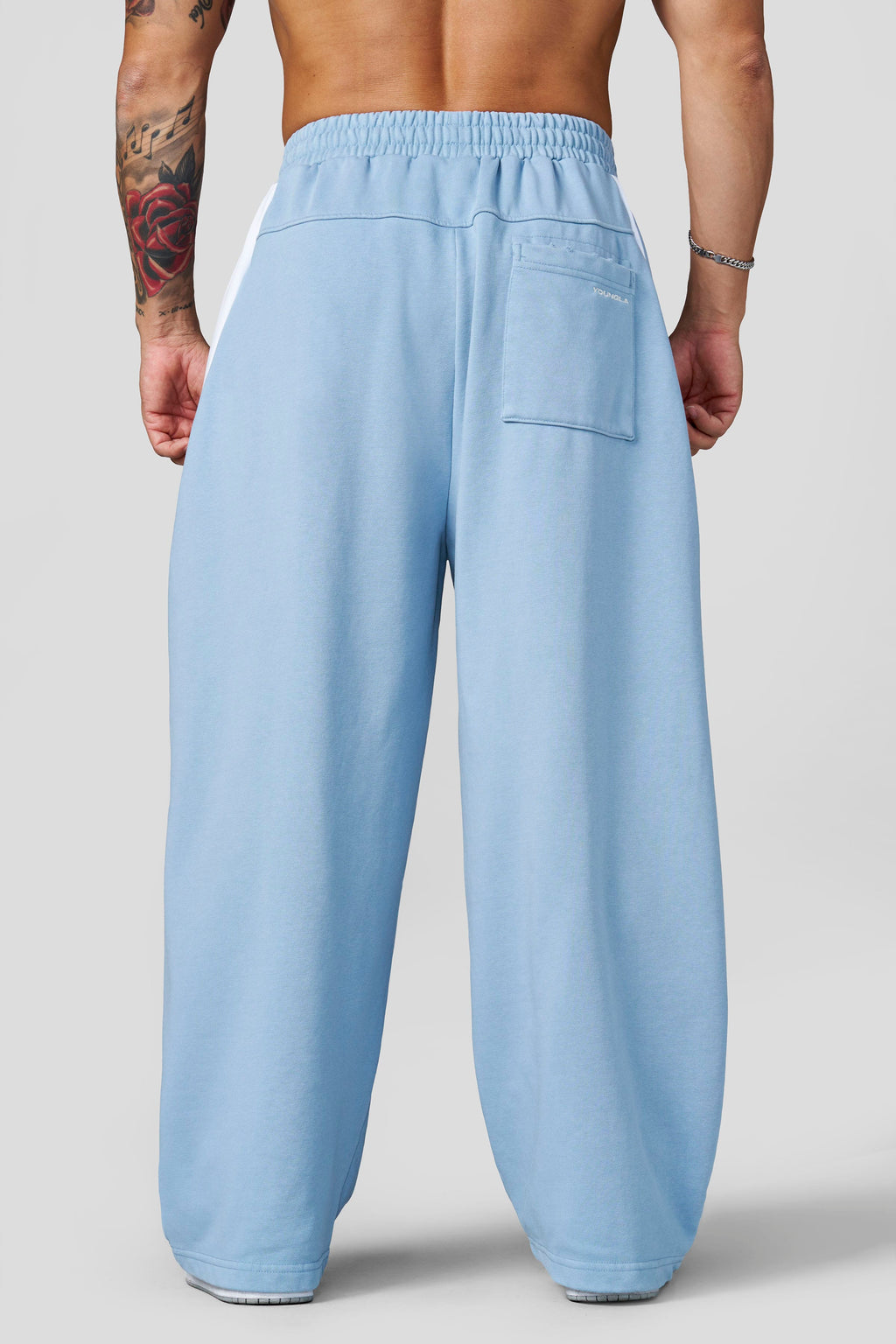 2071 - Survêtements amples