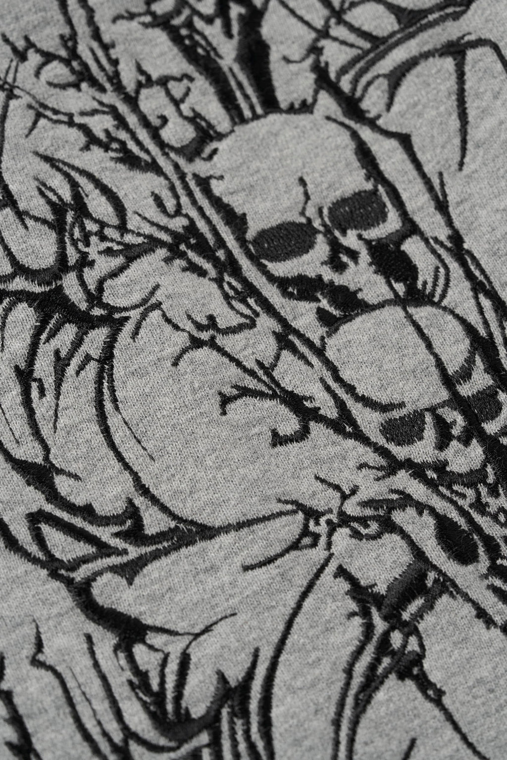 2122 - Sweat-shirt brodé Eternal