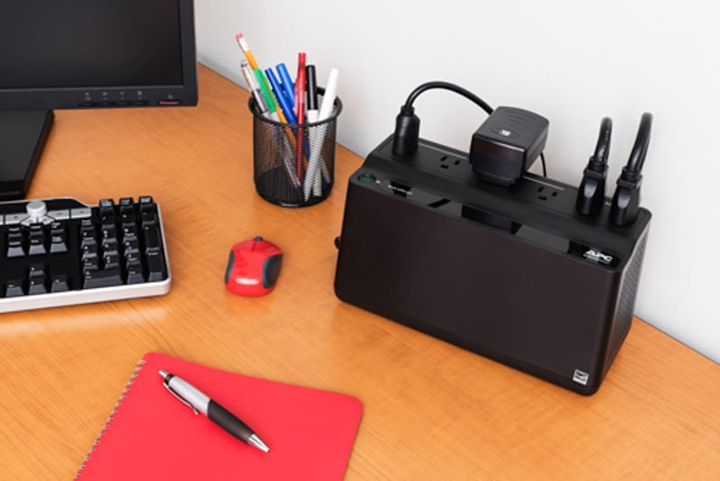APC Back-UPS 6-Outlet Surge Protector And Battery Backup - BE425M - image 4