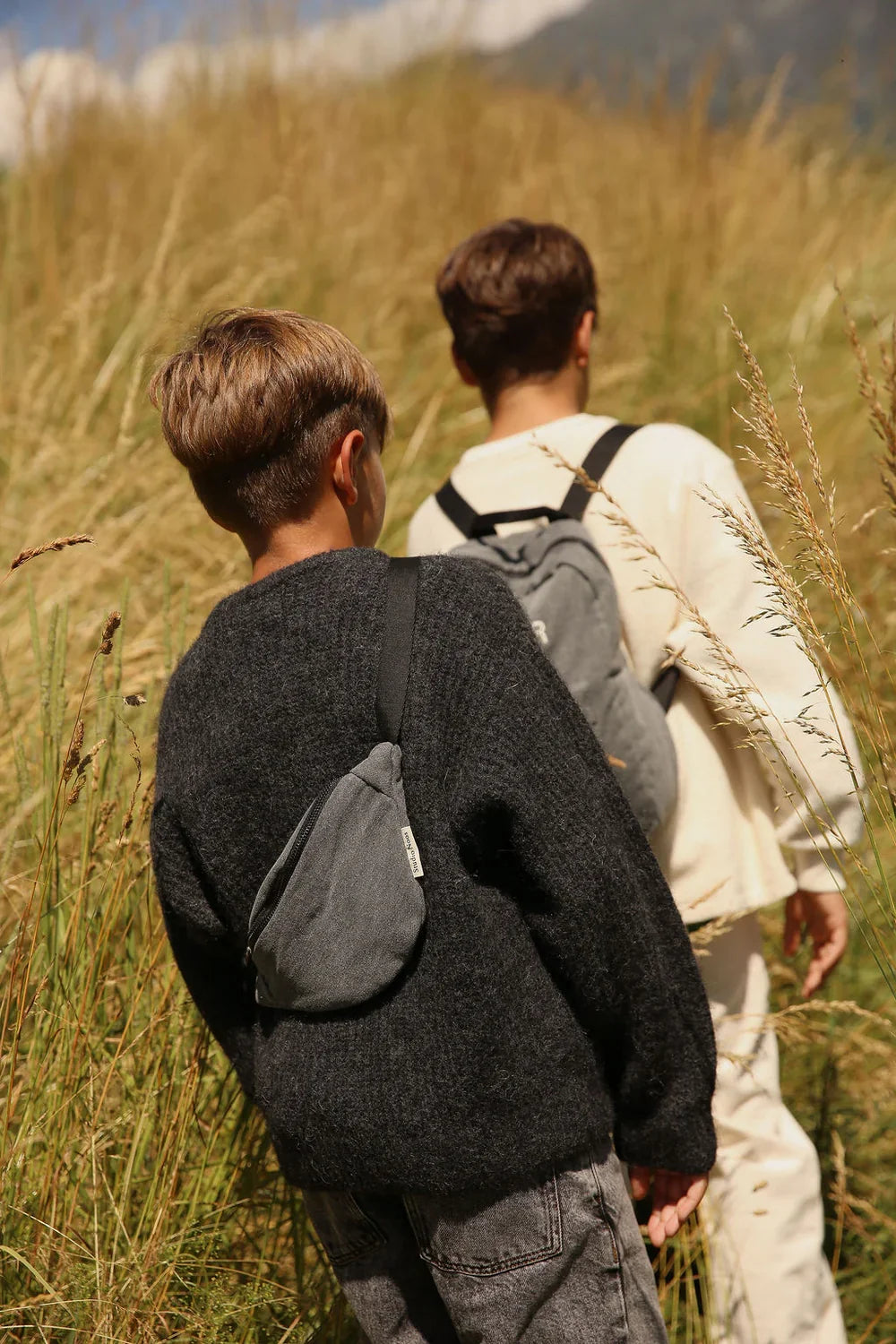 Graue Jeans-Mini-Gürteltasche