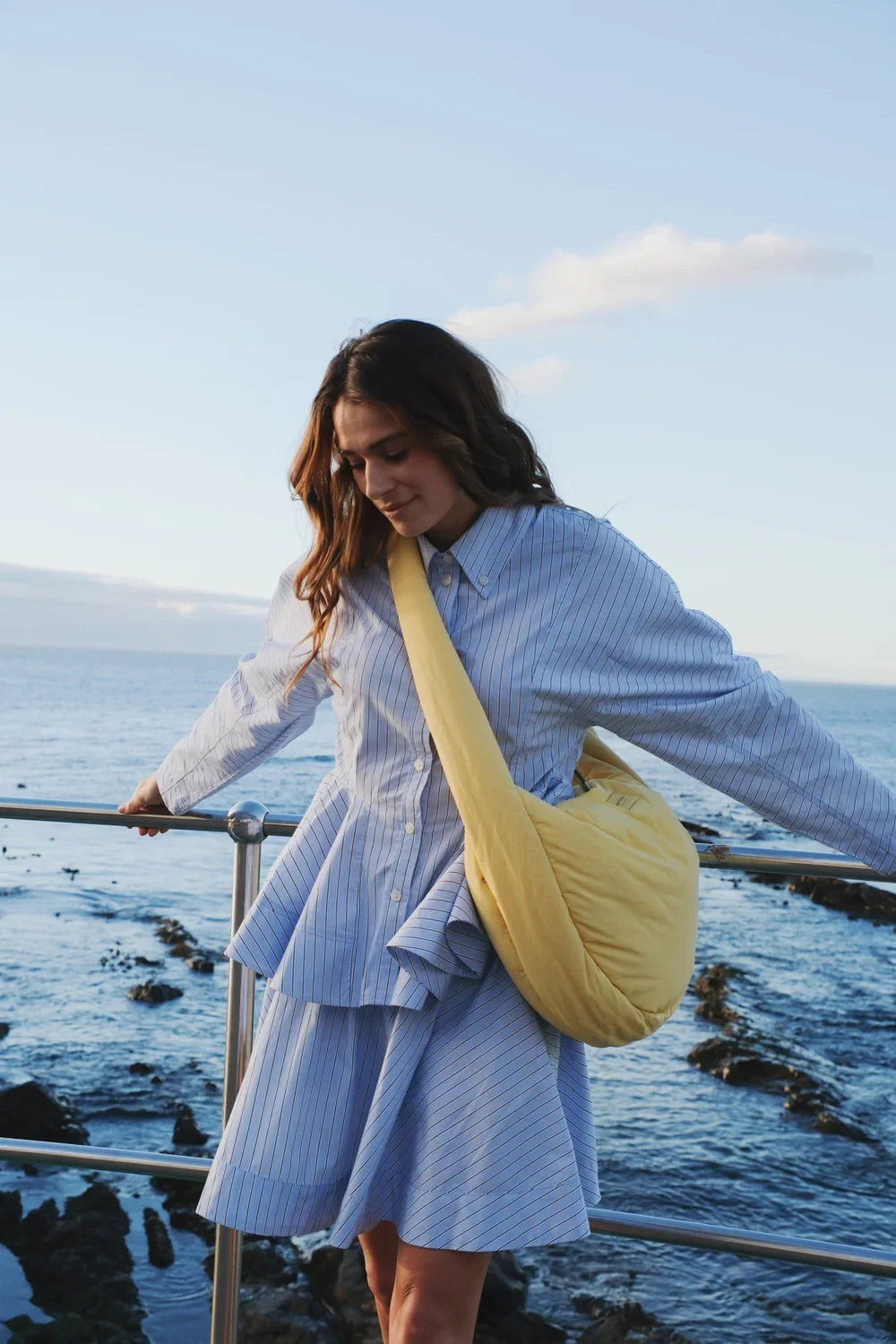 Paarse crossbodytas met textuur en pofeffect