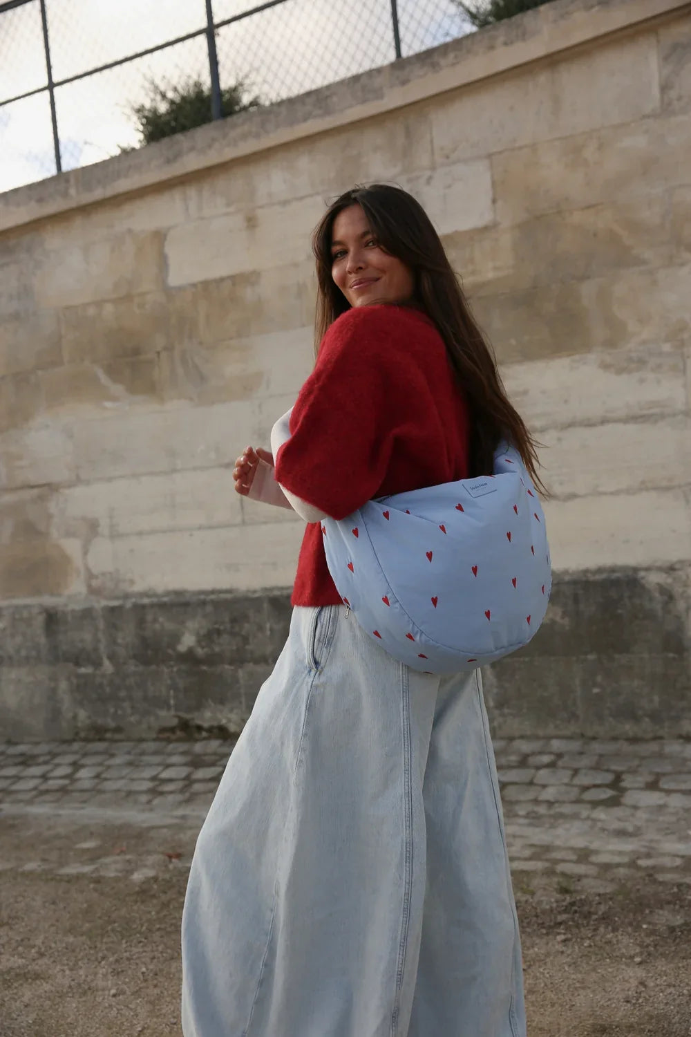 Lila Puffy Umhängetasche mit Herzen