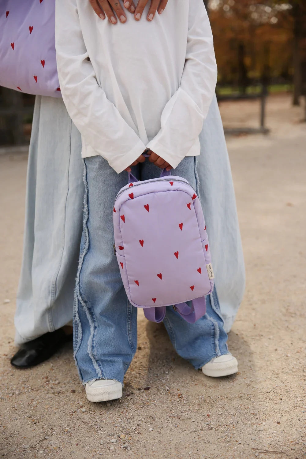 Hellblaue Herzen Puffy Mini-Rucksack
