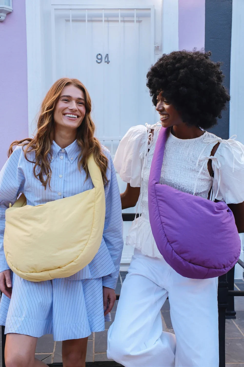 Botergele, getextureerde, gewatteerde crossbodytas