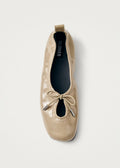 Rosalind Ballerinas aus beigefarbenem Lackleder