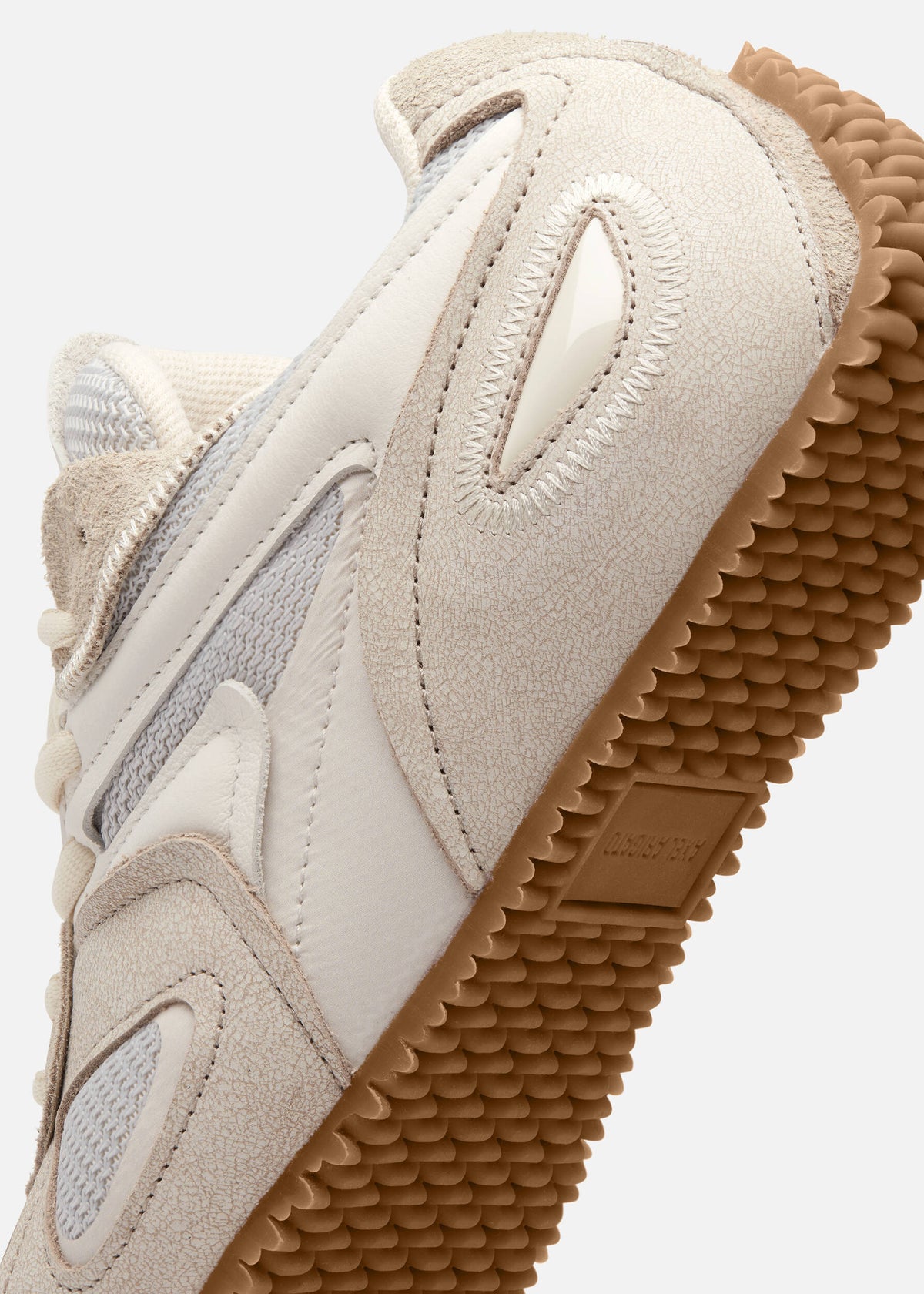 Slow Runner - Off White/Gum - image 7