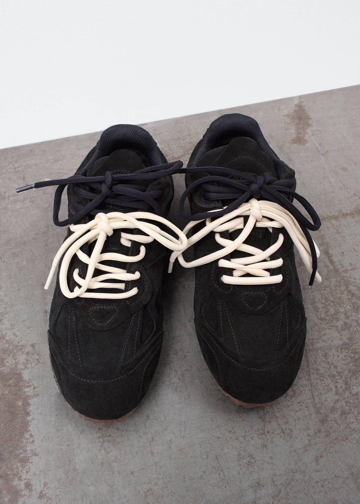Slow Runner - Black/Dark Gum - image 2