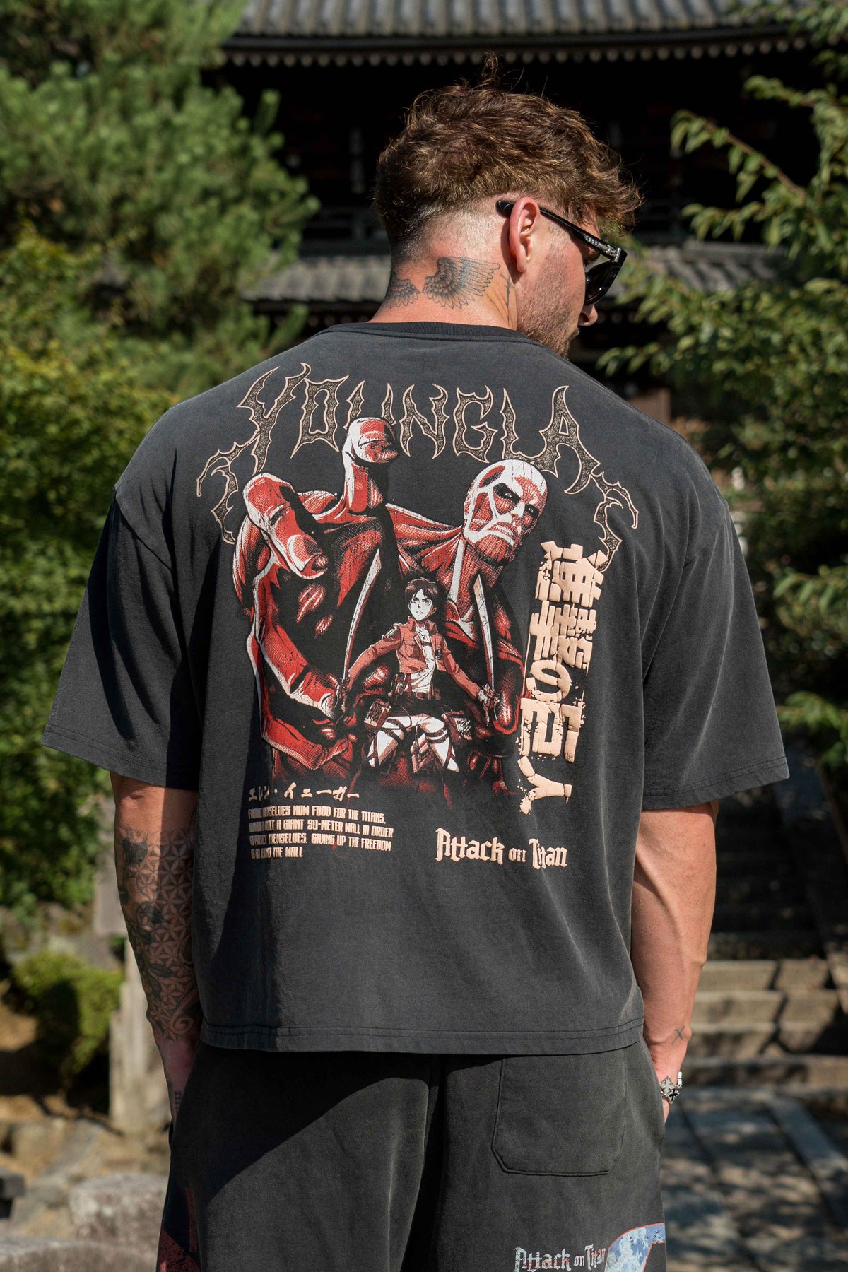 4186 - AOT© x YLA Tee-shirts courts