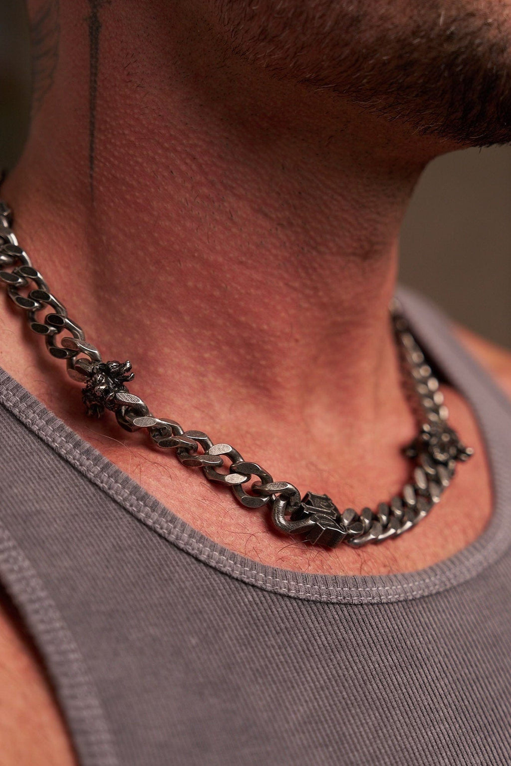 9100 - Voitures et boucles - Collier