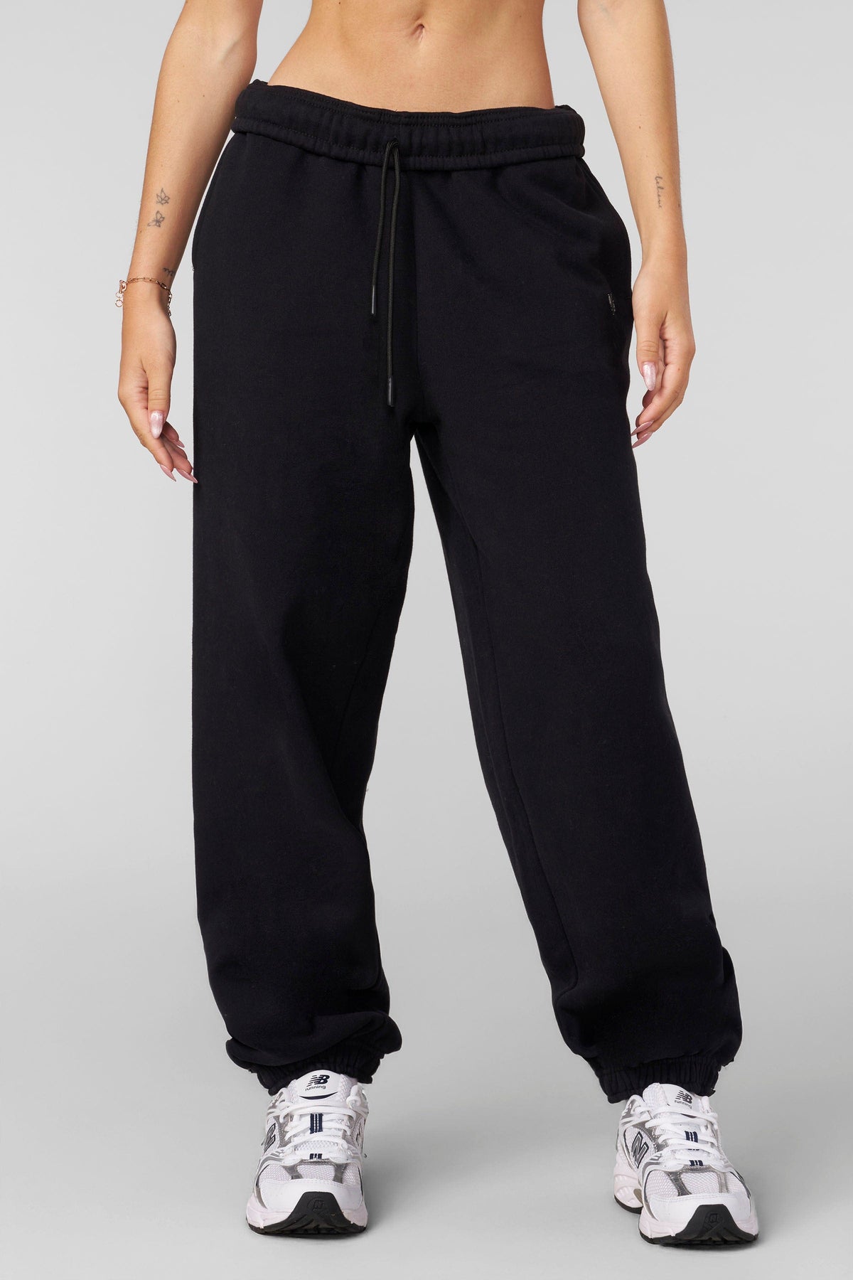 W2218 - Pantalon de jogging Studio Edit à poignets
