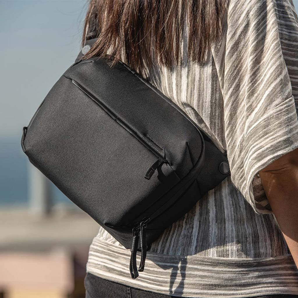Peak Design Everyday Sling 6L Bag in Black - BEDS-6-BK-3 - image 9
