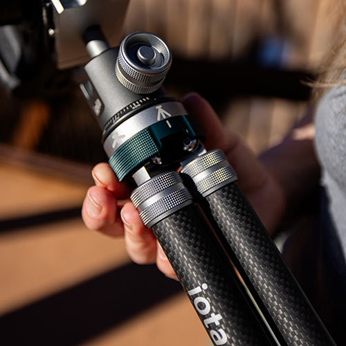ProMaster iota 422 Ultralightweight Carbon Fiber Tripod Kit - PRO94543 - image 11