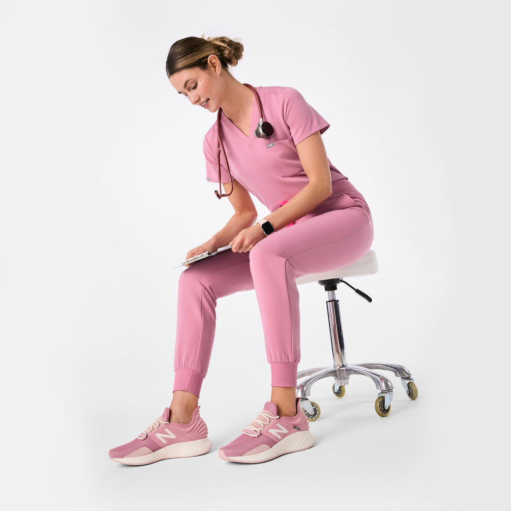 FIGS | New Balance ROAV - Chalk Pink