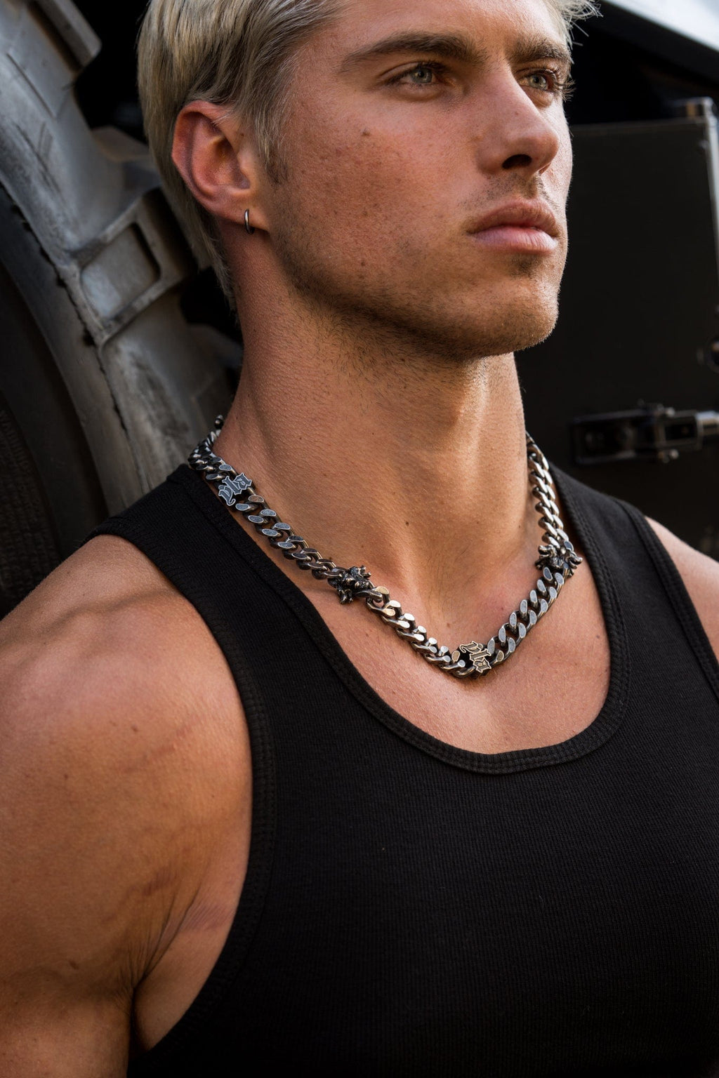 9100 - Voitures et boucles - Collier