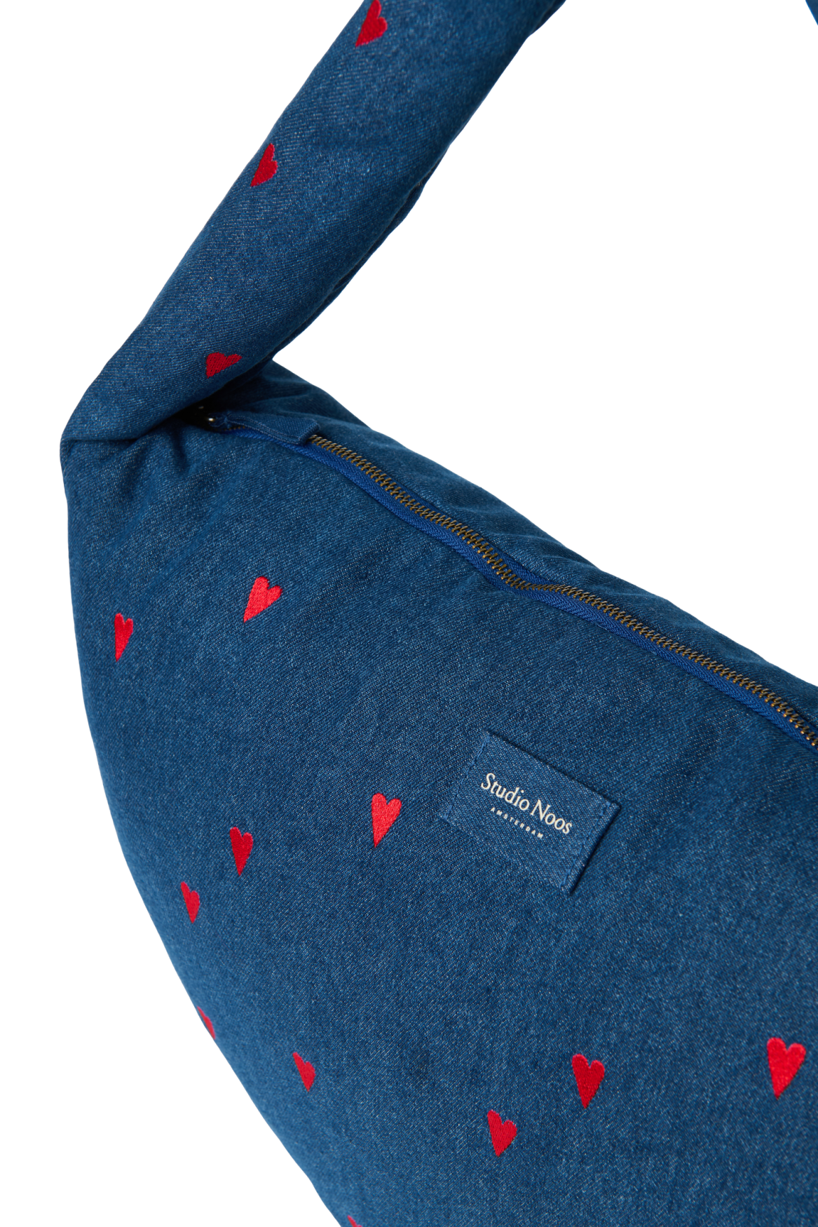 Denim schoudertas | Donkerblauw met rode hartjes