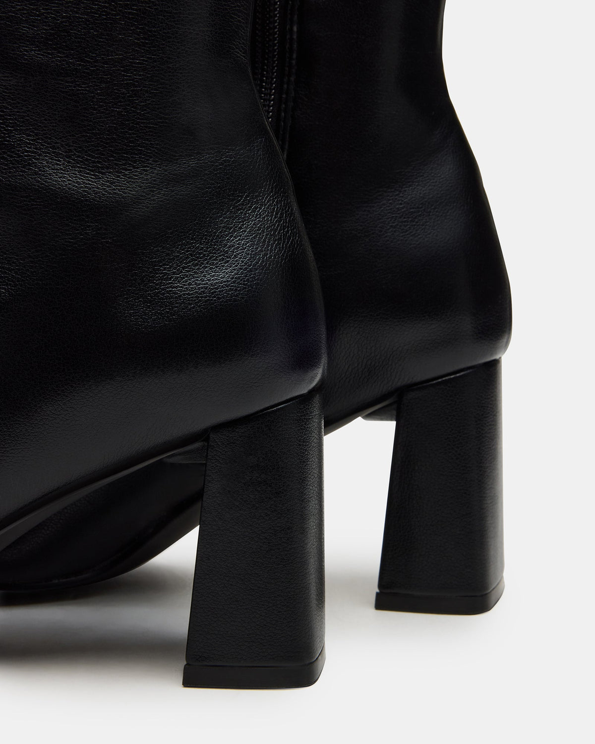 HOLLY BLACK WIDE CALF