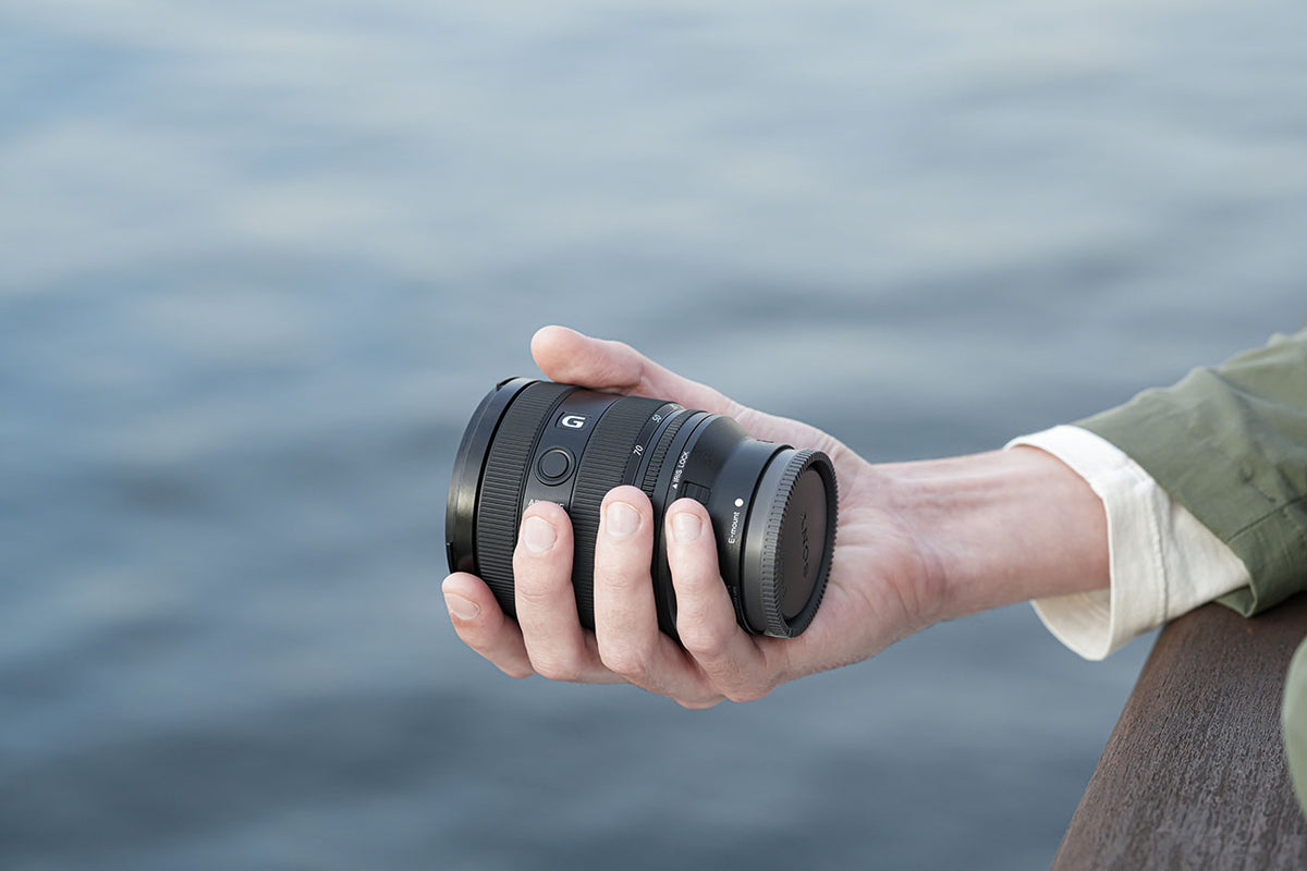 Sony FE 20-70mm F4 G Compact Standard Zoom Lens - SEL2070G - image 9