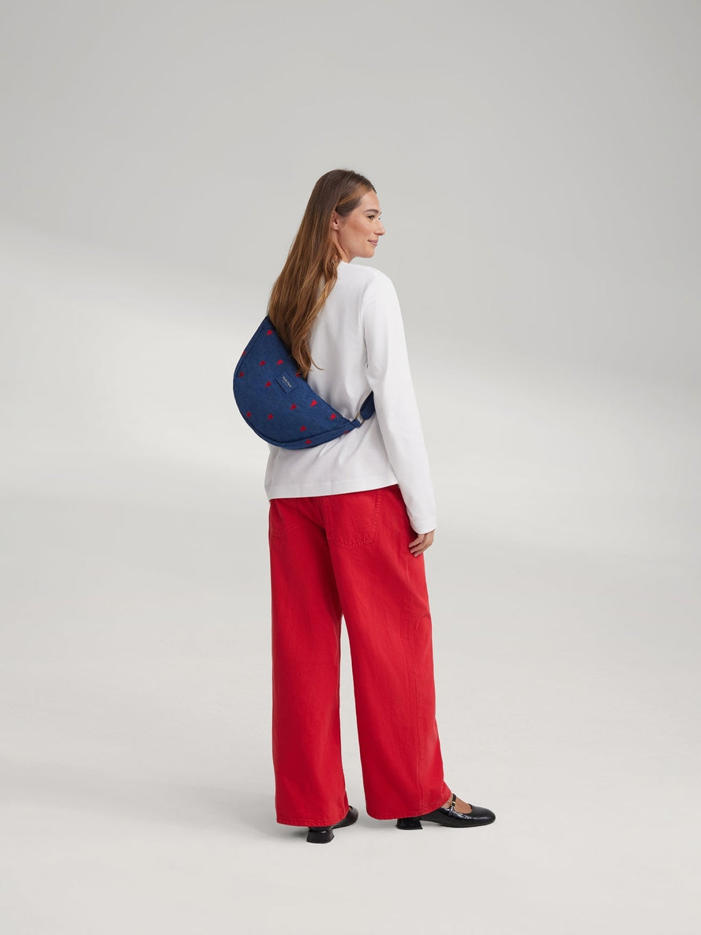 Denim Bauchtasche für Erwachsene | Dunkelblau rote Herzen