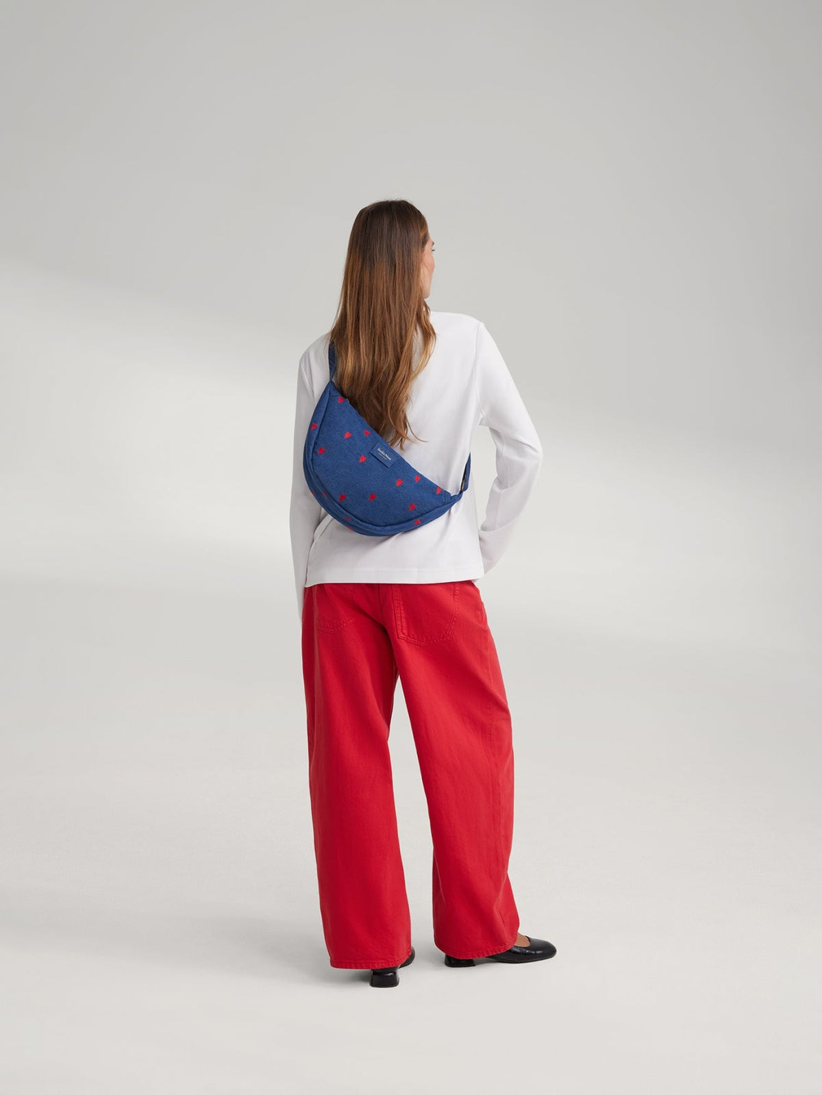 Denim Bauchtasche für Erwachsene | Dunkelblau rote Herzen