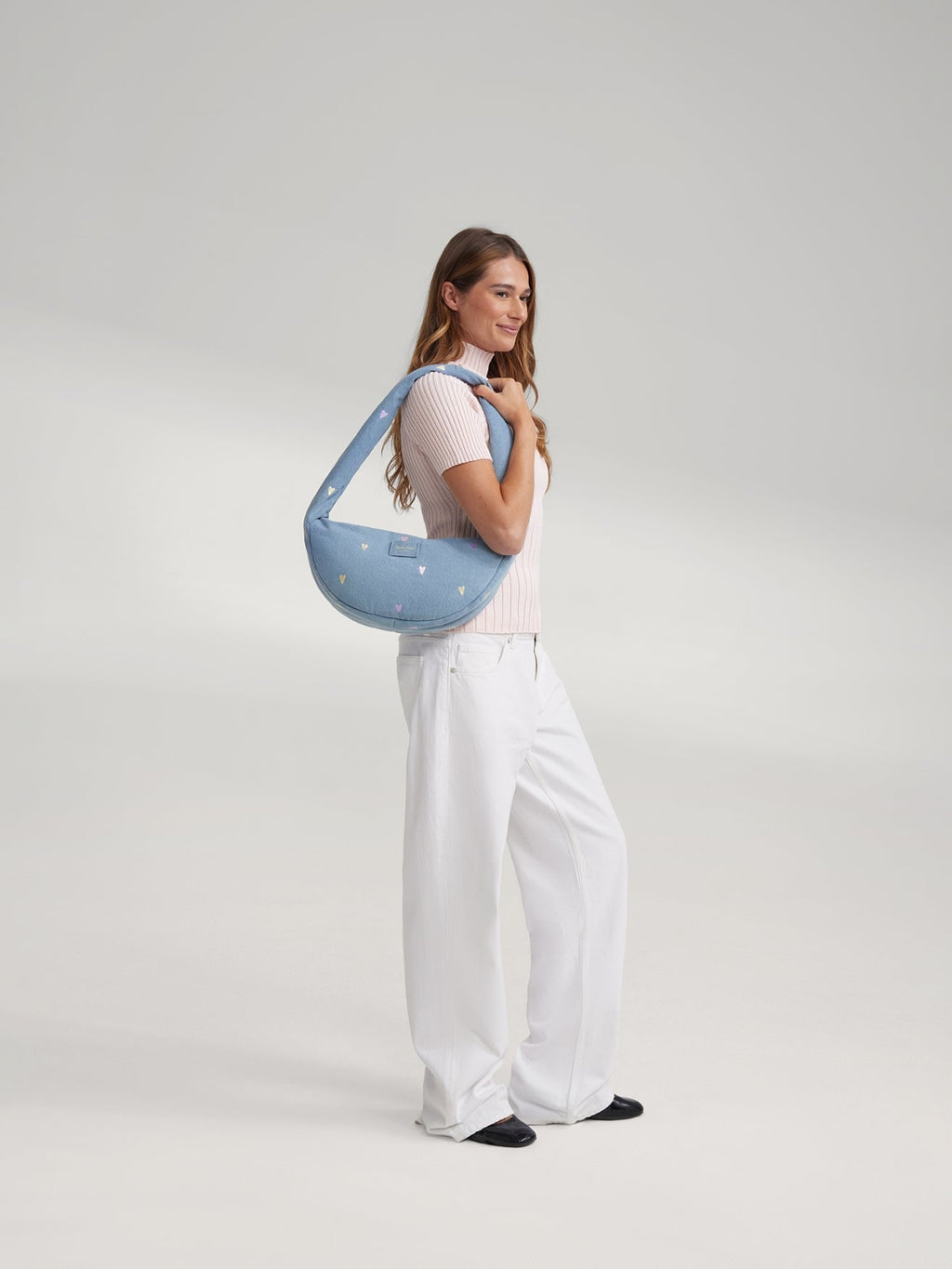 Jeans Mini-Umhängetasche | Hellblaue Herzen