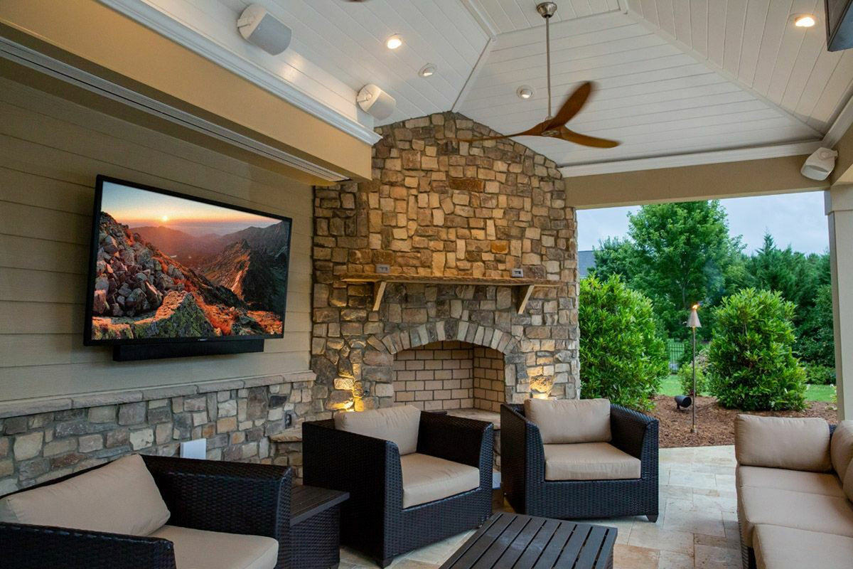SunBrite 43" Veranda Series Full Shade Outdoor 4K HDR UHD TV - SB-V-43-4KHDR-BL - image 8
