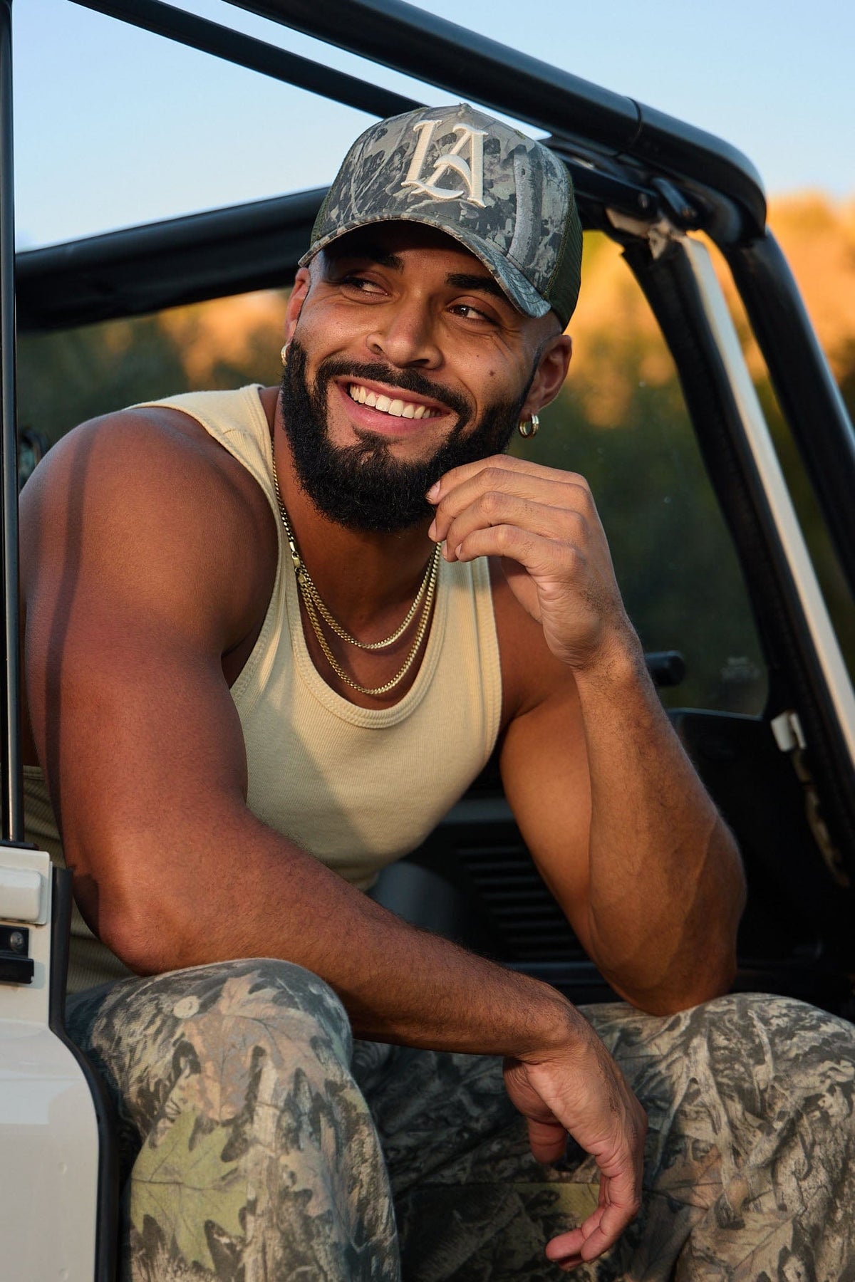9053 - Gorras tipo camionero con camuflaje de bosque