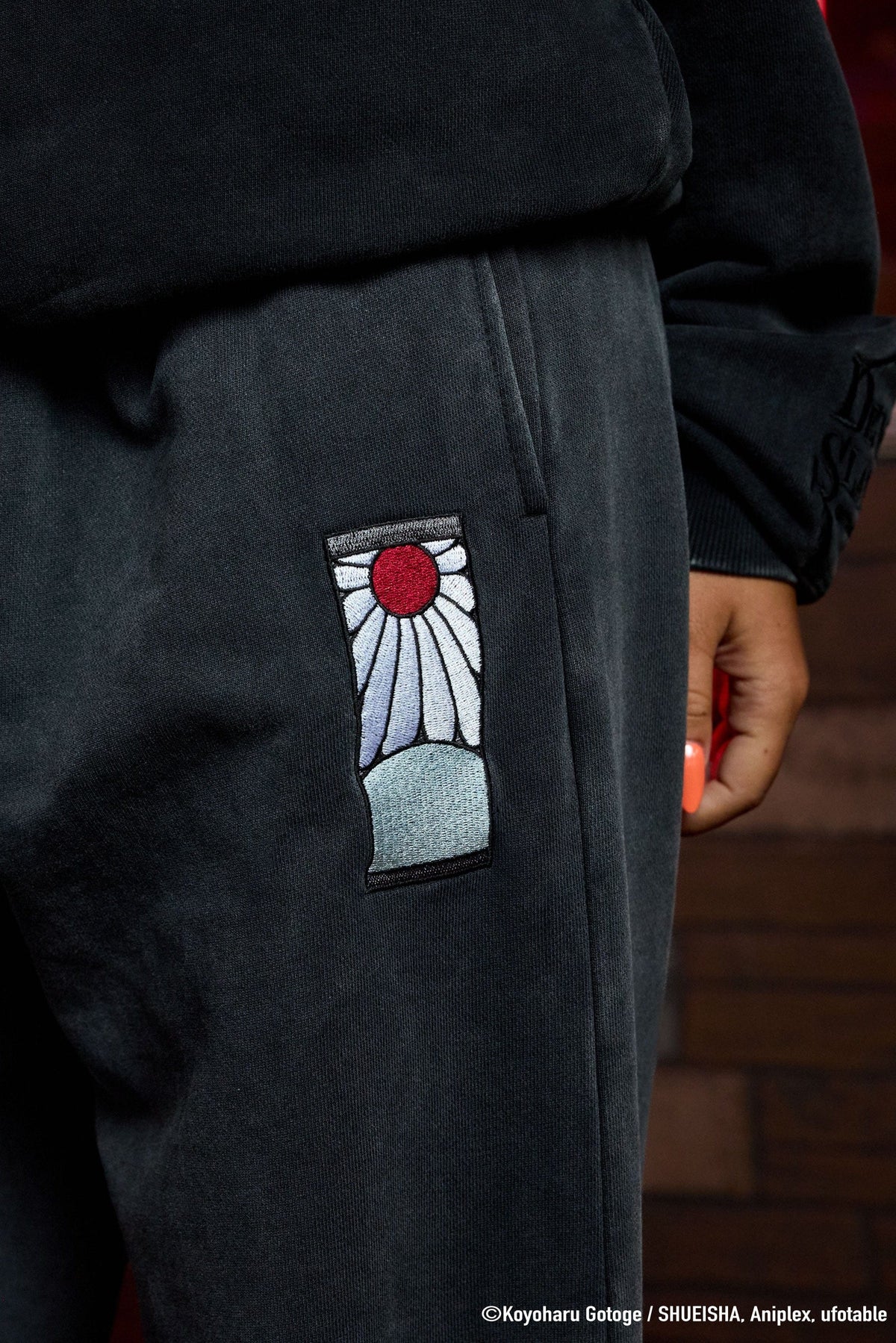 W2242 - Demon Slayer: Kimetsu no Yaiba - Pantalon de jogging
