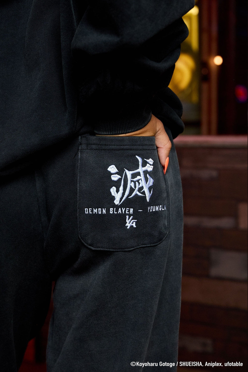 W2242 - Demon Slayer: Kimetsu no Yaiba - Pantalon de jogging