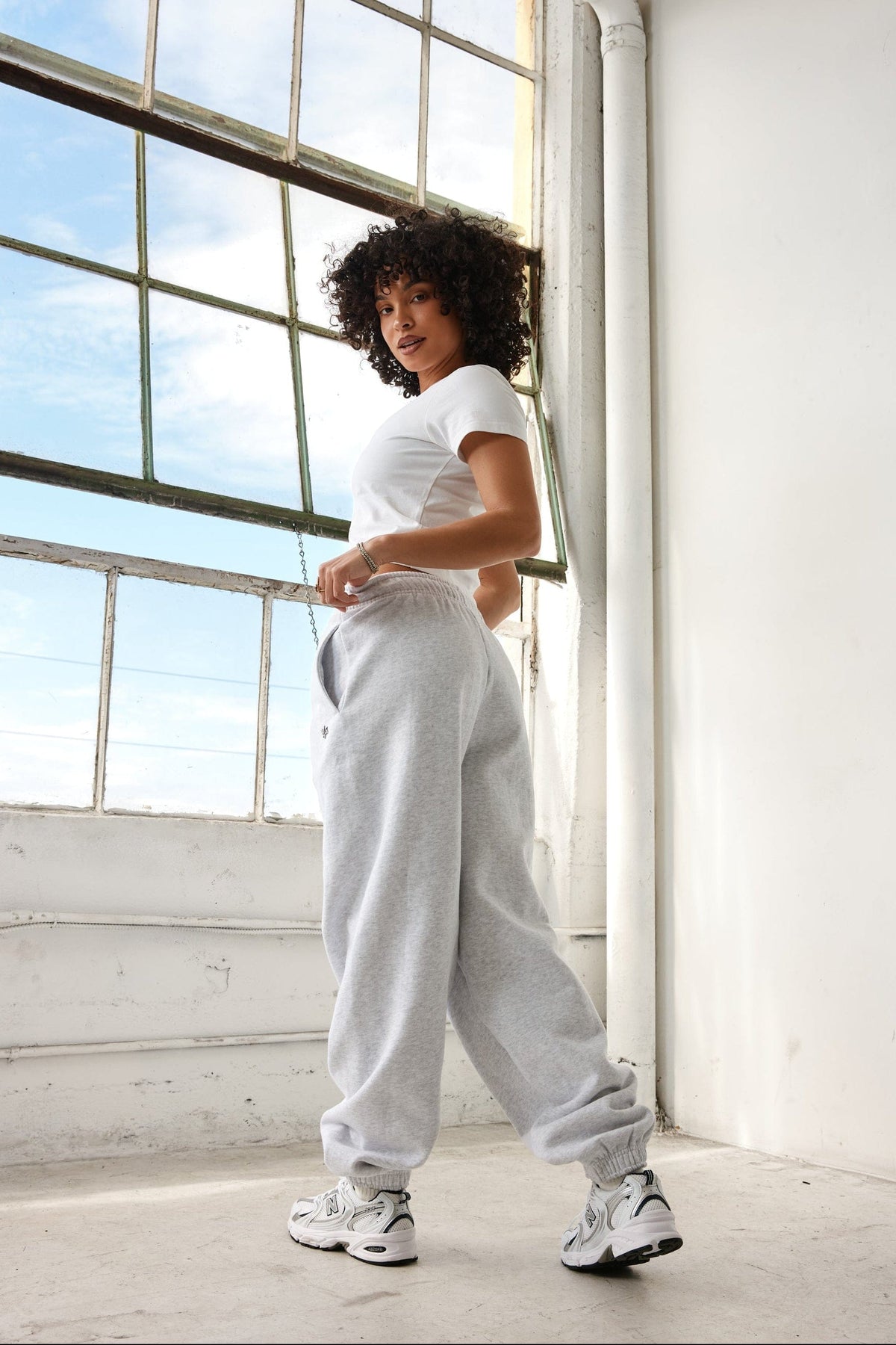 W2218 - Pantalon de jogging Studio Edit à poignets