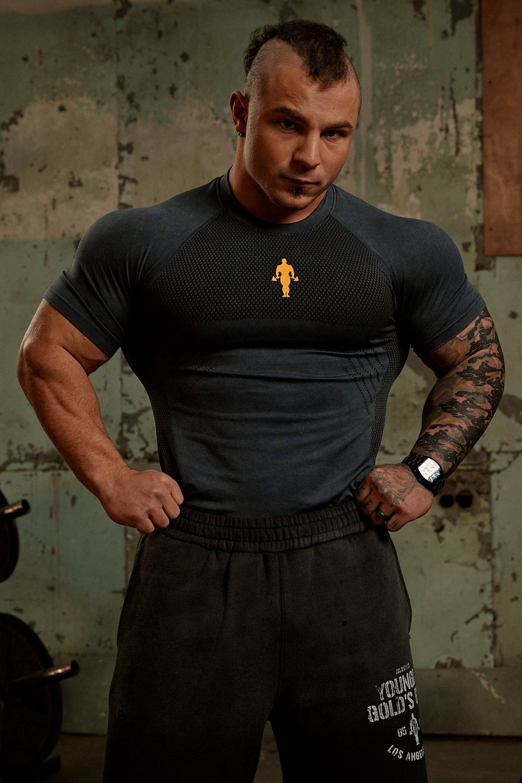 4286 - Camisetas de compresión Gold's Iron Legacy