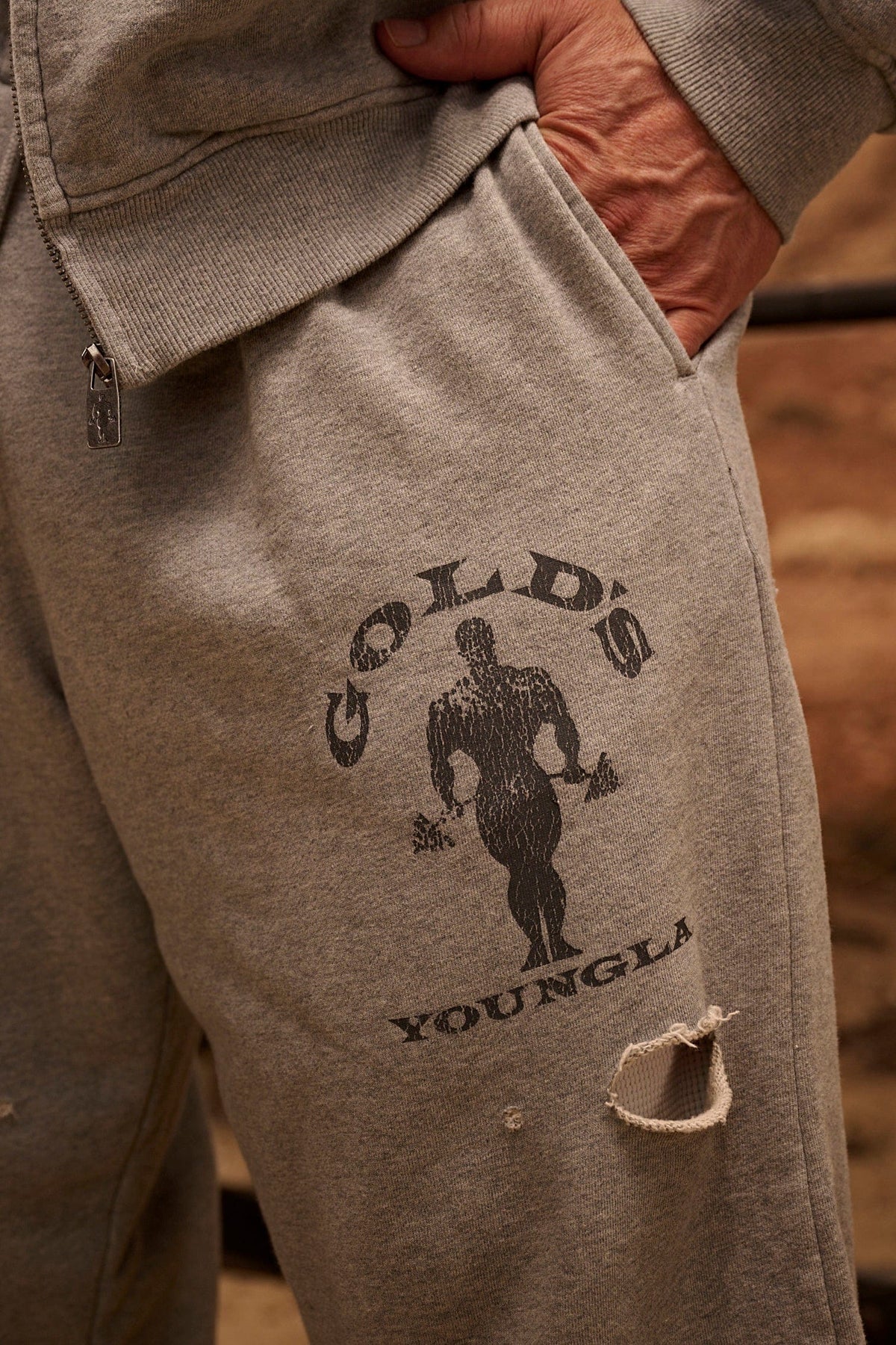 2054 - Jogging superposé Gold's Iron Legacy