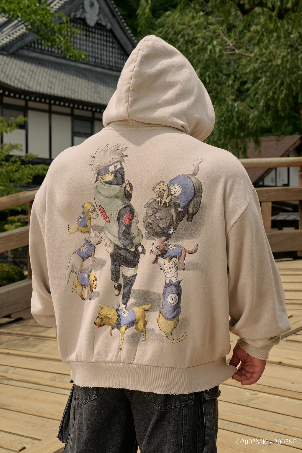 5083 - Sweat à capuche Naruto Stud Artwork