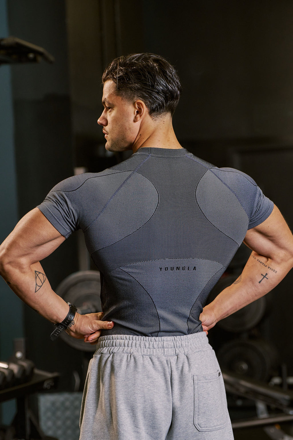4339 - T-shirts de compression moulants