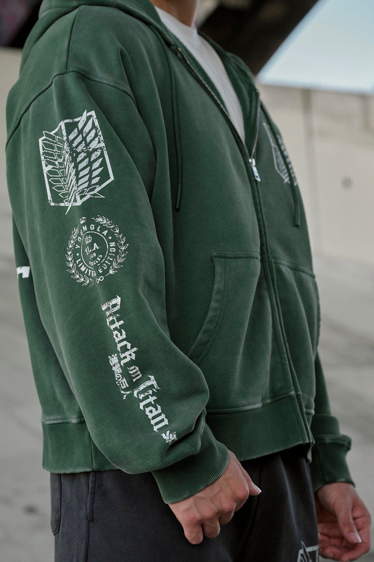 5138 - Sweatshirts zippés AOT© x YLA