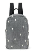 Rucksack aus Jeansstoff mit grauen Herzen