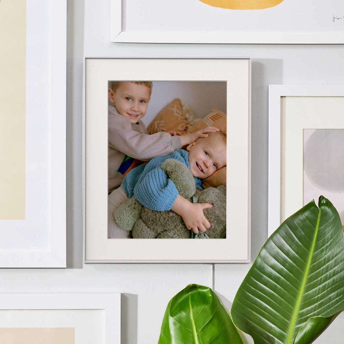 Aura Walden 15-inch Digital Photo Frame in Clay with Paper Mat - AFM110-MWHT - image 5