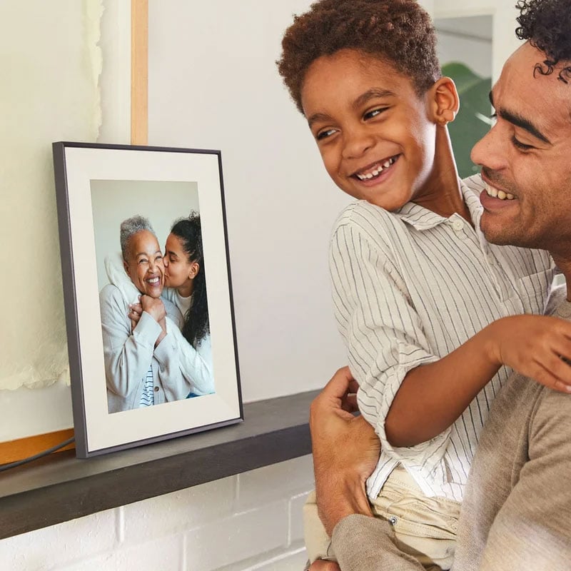 Aura Aspen 12-inch Digital Photo Frame in Ink with Paper Mat - AFM210-MBLK - image 3